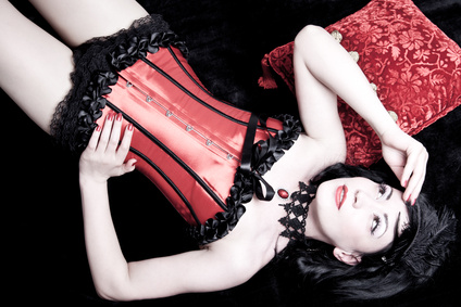 Frau in Gothic Unterwäsche